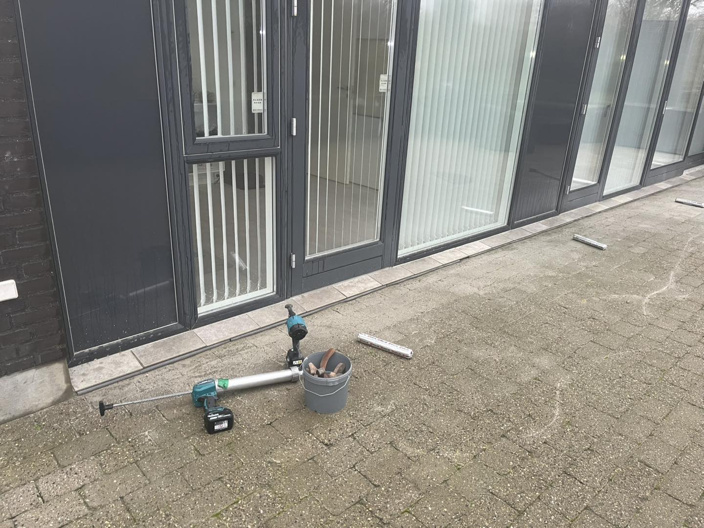 Fugearbejde i badeværelse